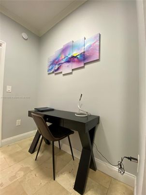 Home Office, Interior