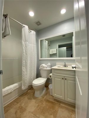 Bathroom, Interior, Recessed Lighting