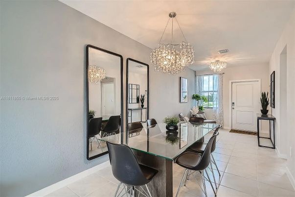 Chandelier, Dining room, Interior