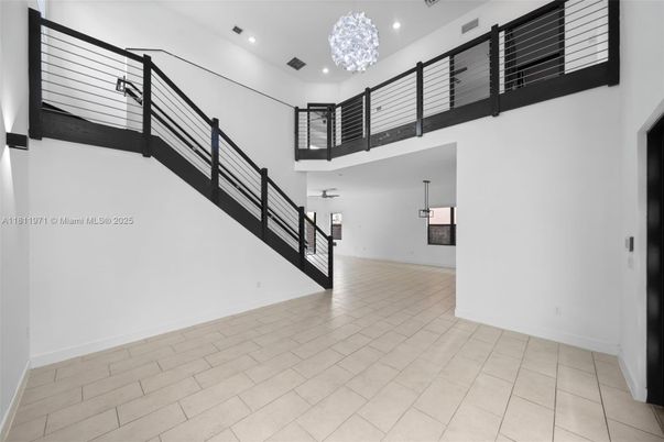 Chandelier, Empty room, Interior, Pendant Lights, Recessed Lighting