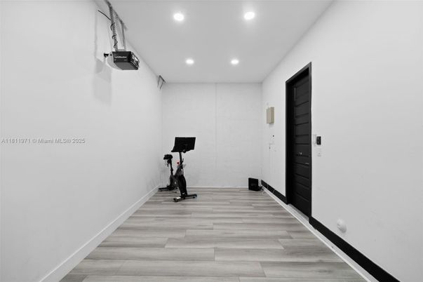 Fitness Equipment, Interior, Recessed Lighting, Wood Texture Flooring