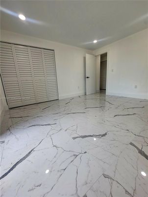 Empty room, Interior, Marble, Recessed Lighting