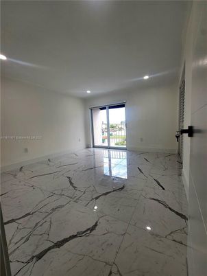 Empty room, Interior, Marble, Recessed Lighting