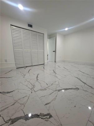 Empty room, Interior, Marble, Recessed Lighting