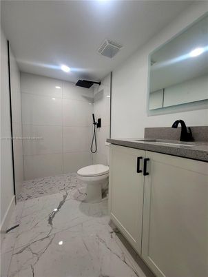 Bathroom, Interior, Marble, Recessed Lighting