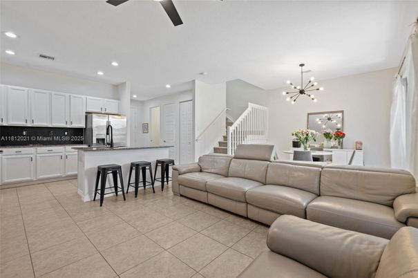 Dining room, Interior, Kitchen, Living room, Pendant Lights, Recessed Lighting, Stainless Steel Appliances