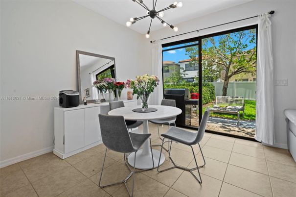 Dining room, Interior, Pendant Lights