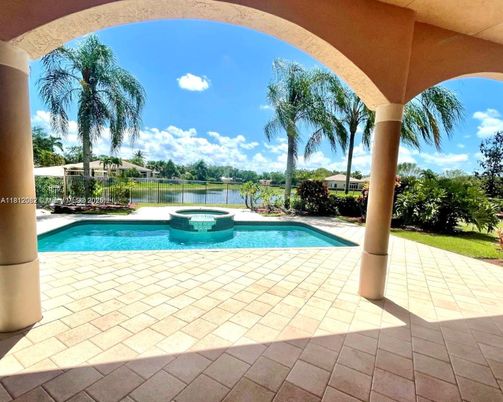 Exterior, Pool, Water