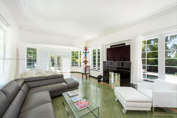 Interior, Living room, Piano