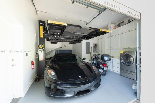 Garage, Interior, Washer