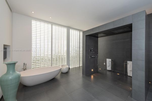 Bathroom, Free Standing Baths, Interior, Recessed Lighting