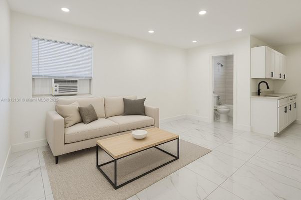 Bathroom, Interior, Living room, Marble, Recessed Lighting