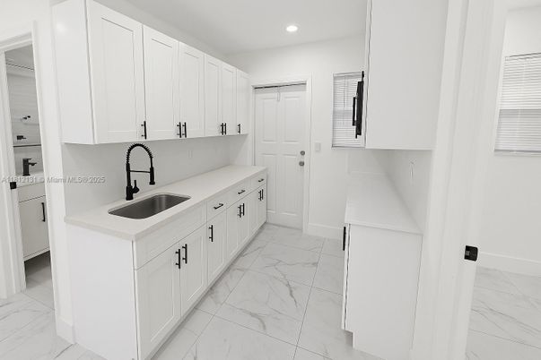 Interior, Kitchen, Marble, Recessed Lighting