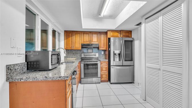 Interior, Kitchen, Stainless Steel Appliances