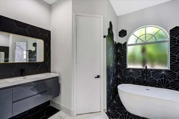 Bathroom, Free Standing Baths, Interior, Marble