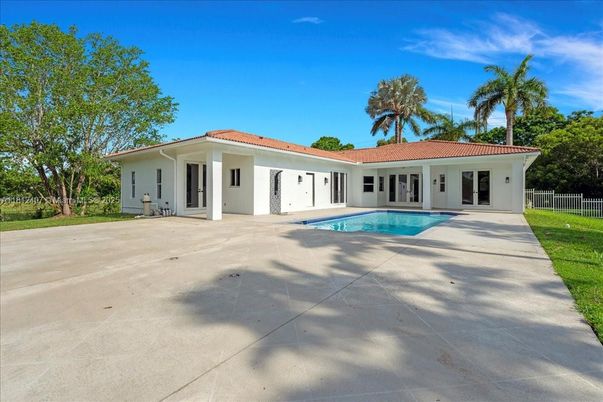 Backyard, Exterior, Pool