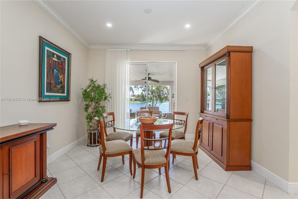 Dining room, Interior, Recessed Lighting, Water