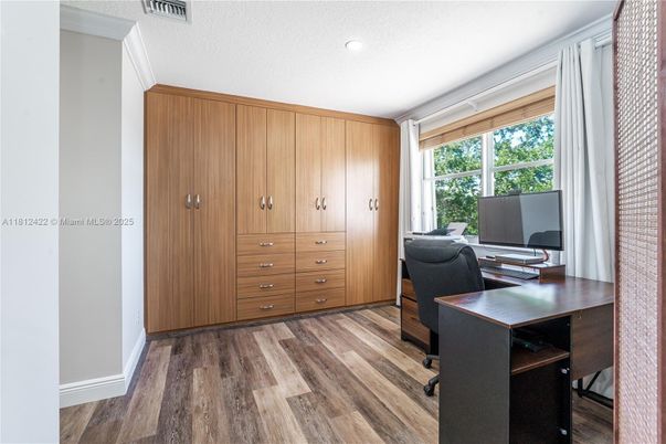 Home Office, Interior, Recessed Lighting, Wood Texture Flooring