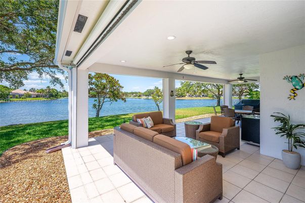 Exterior, Recessed Lighting, Water
