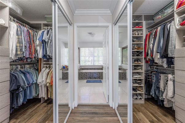 Interior, Walk-in Closets, Wood Texture Flooring