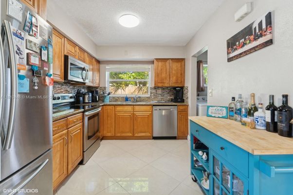 Interior, Kitchen, Stainless Steel Appliances
