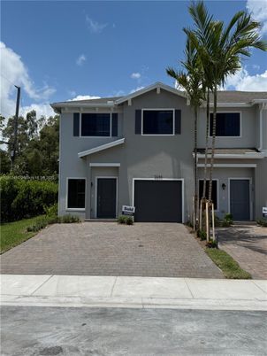 Attached, Exterior, Facade, Modern