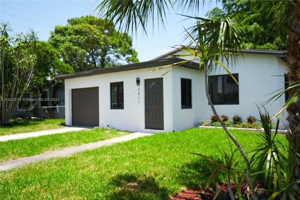Attached, Backyard, Exterior, Facade, Ranch