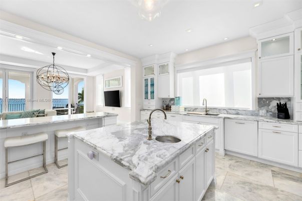 Chandelier, Interior, Kitchen, Recessed Lighting, Water