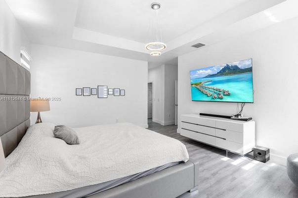 Bedroom, Interior, Pendant Lights, Wood Texture Flooring