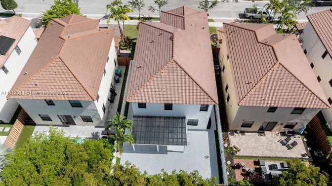 Exterior, Drone