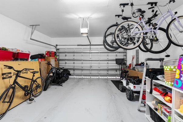 Garage, Interior