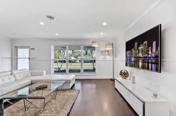 Interior, Living room, Pendant Lights, Recessed Lighting, Wood Texture Flooring