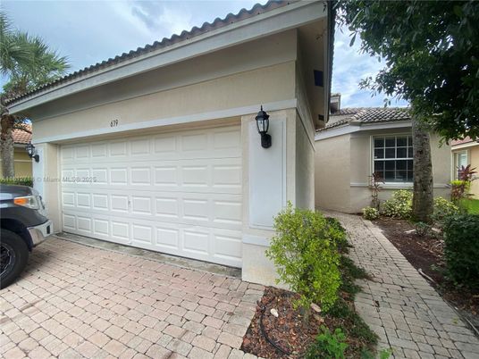 Detached Garage, Exterior