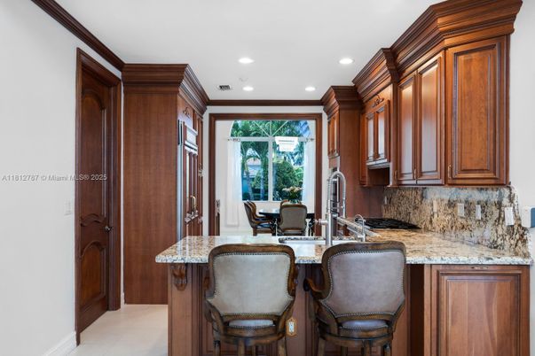 Dining room, Interior, Kitchen, Recessed Lighting