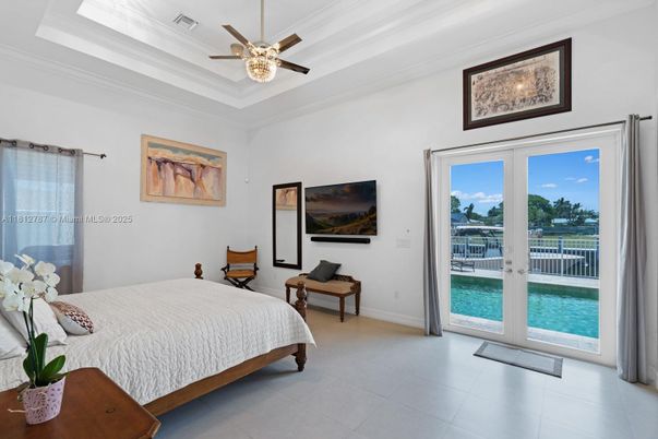 Bedroom, Interior, Water