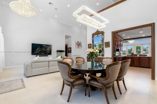 Chandelier, Dining room, Interior, Living room, Recessed Lighting