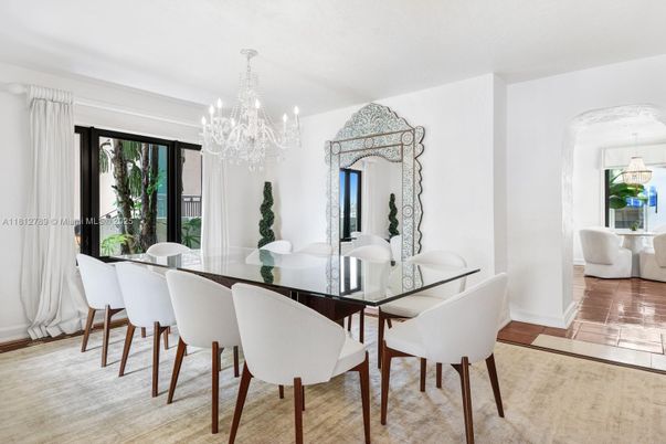 Chandelier, Dining room, Interior
