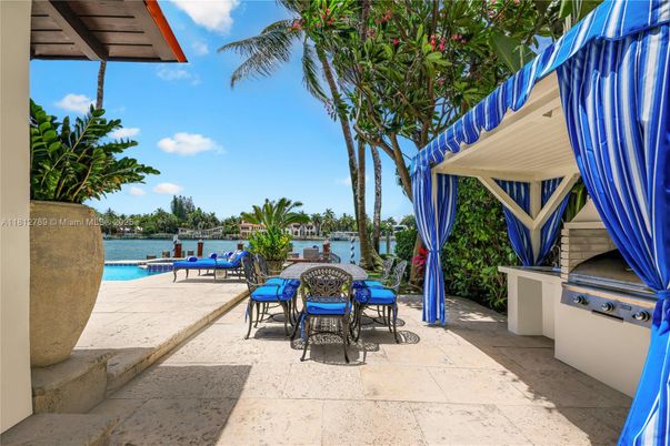 Exterior, Pool, Water