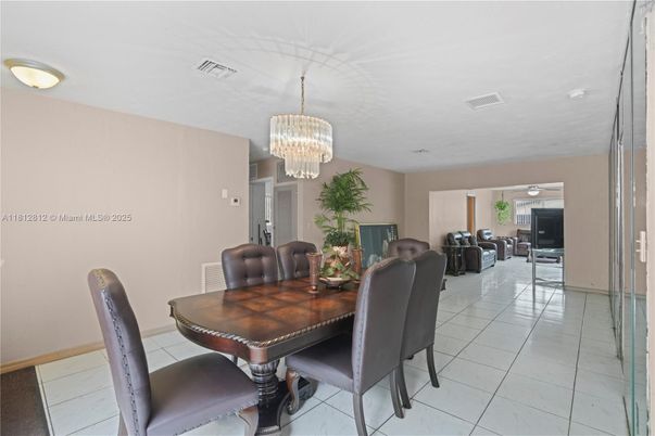 Chandelier, Dining room, Interior