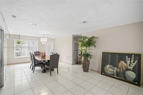 Chandelier, Dining room, Interior