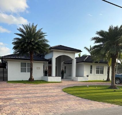 Backyard, Exterior, Facade, Mediterranean
