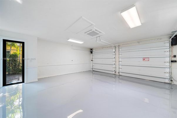 Garage, Interior