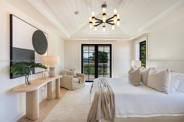 Bedroom, Interior, Pendant Lights, Wood Texture Flooring