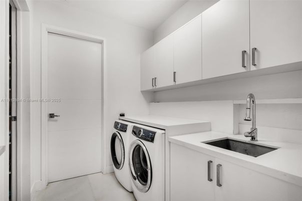 Interior, Washer