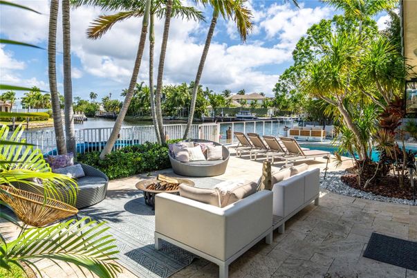 Exterior, Pool, Water