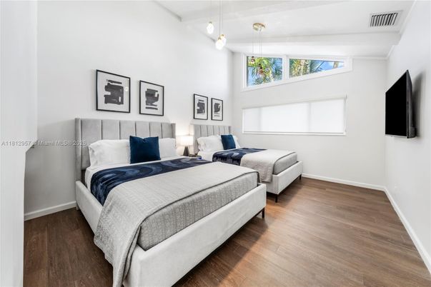 Bedroom, Interior, Pendant Lights, Wood Texture Flooring