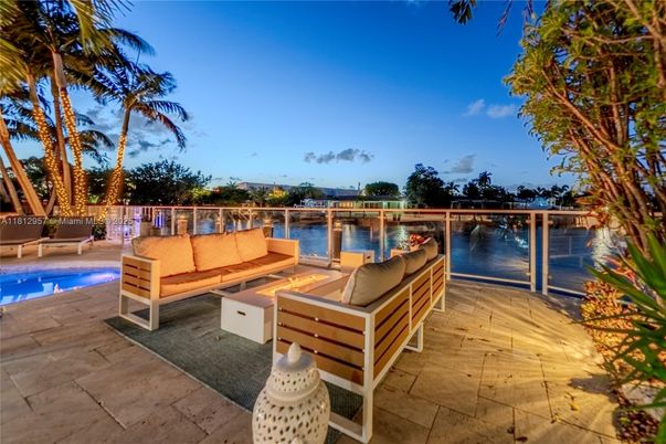 Exterior, Pool, Water