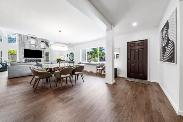 Dining room, Interior, Living room, Pendant Lights, Recessed Lighting, Wood Texture Flooring