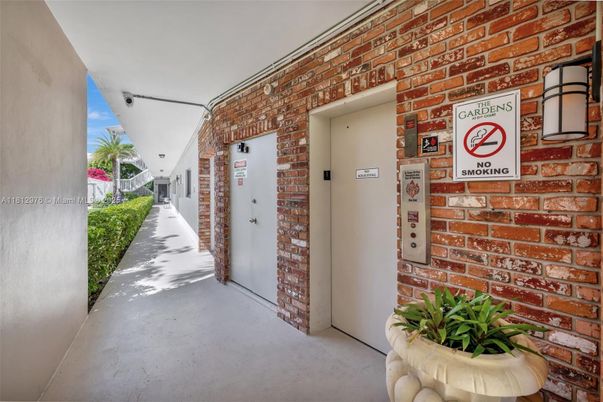 Elevator, Exterior