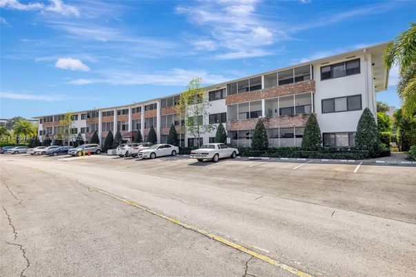 Exterior, Facade, Condo Building